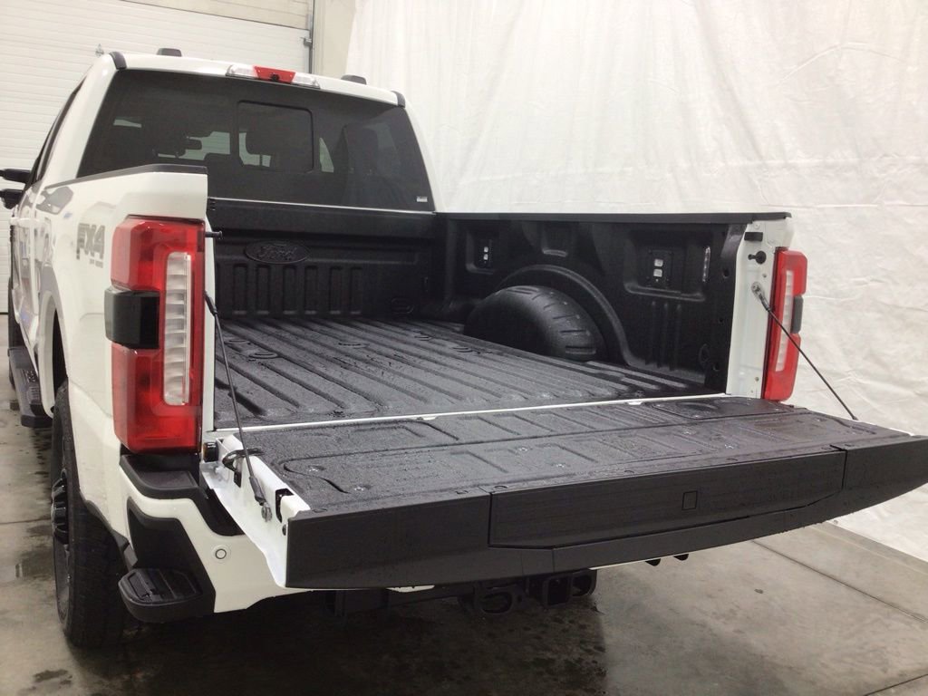 New 2025 Ford F250 Lariat w/ Lariat Ultimate Package image 32