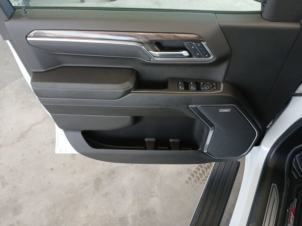 Used 2025 Chevrolet Silverado 1500 LTZ image 23