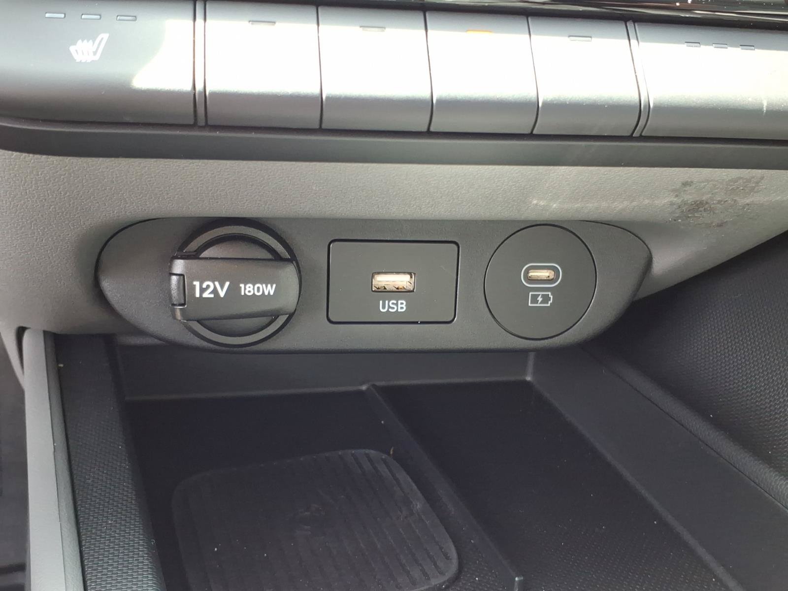 Used 2024 Hyundai Elantra SEL w/ Convenience Package FWD image 21