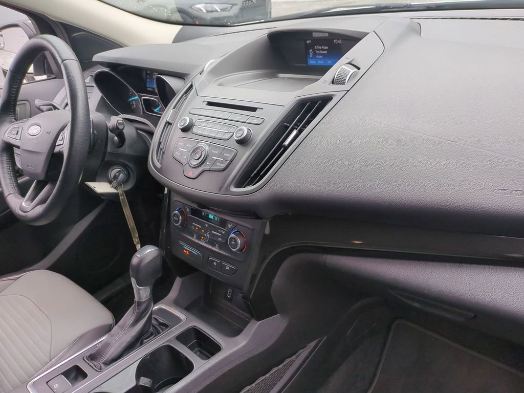 Used 2017 Ford Escape SE w/ SE Sport Appearance Package image 37