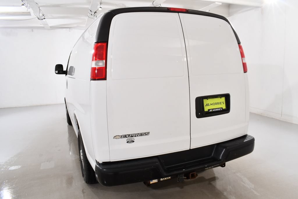 Used 2018 Chevrolet Express 2500 w/ Driver Convenience Package RWD image 14