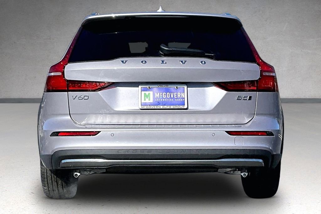 New 2026 Volvo V60 B5 Cross Country Ultra w/ Protection Package Premier image 4