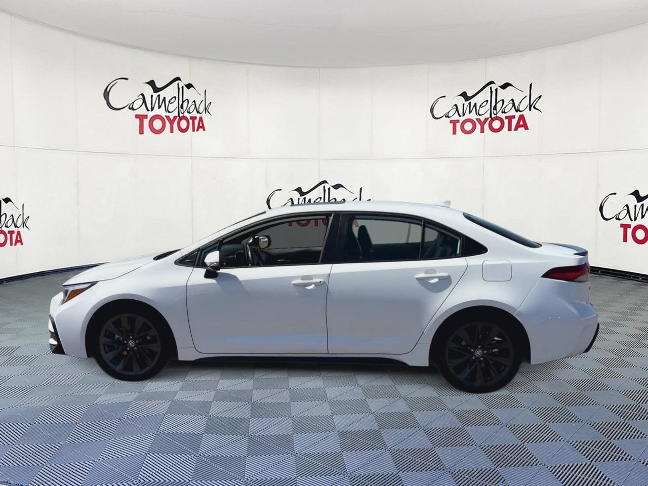 Used 2024 Toyota Corolla XSE FWD image 8