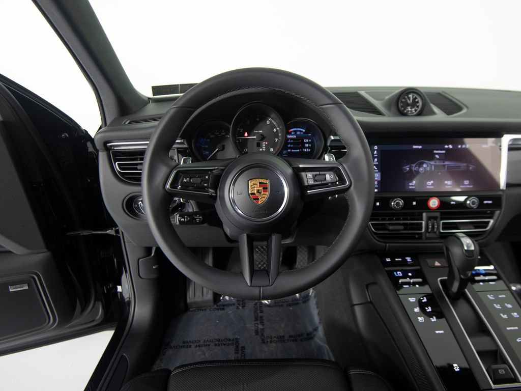New 2026 Porsche Macan AWD/4WD image 18