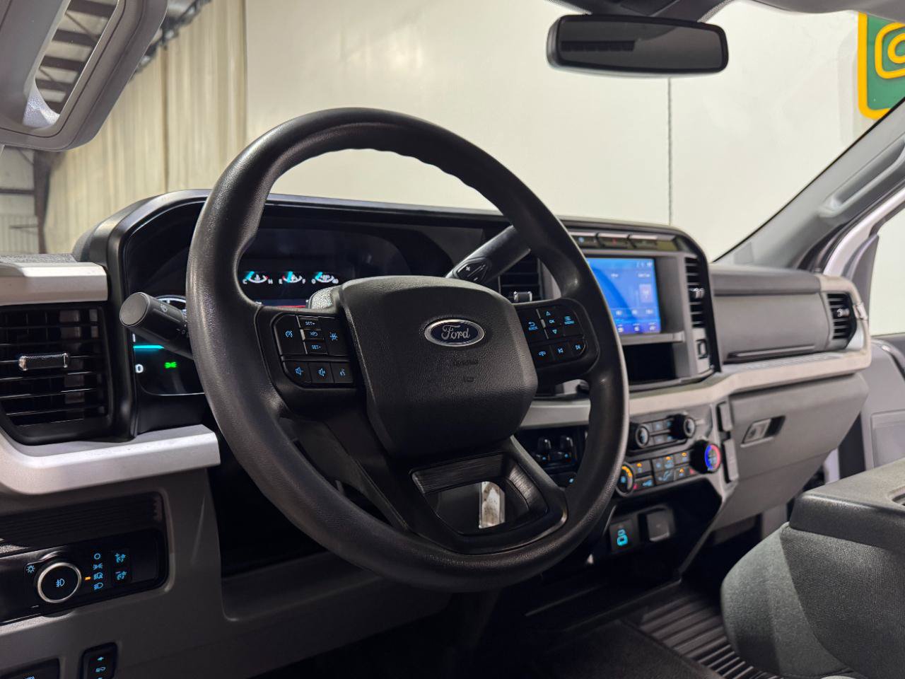 Used 2024 Ford F550 4x4 Crew Cab Super Duty w/ XLT Value Package image 10