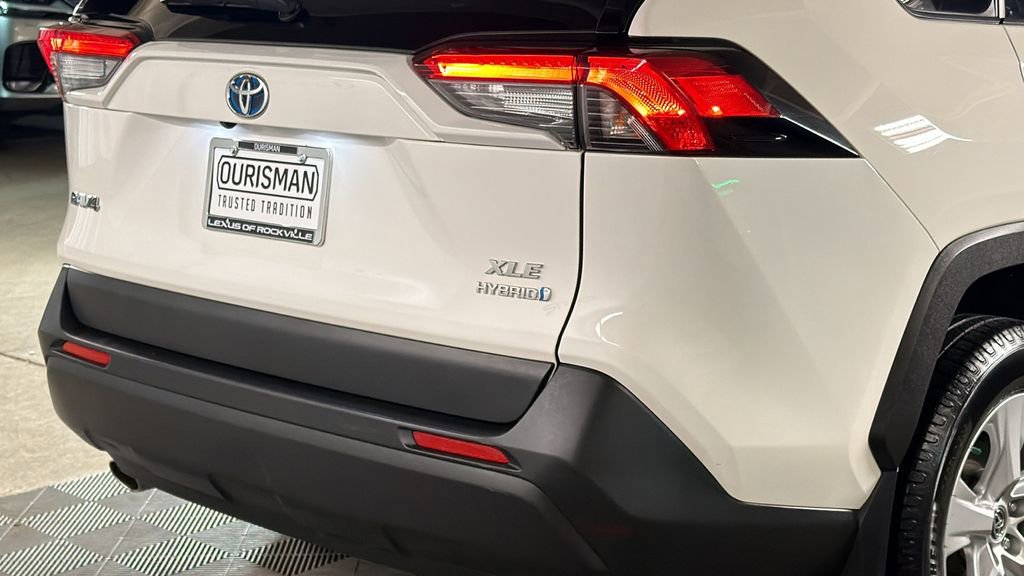 Used 2019 Toyota RAV4 XLE image 9