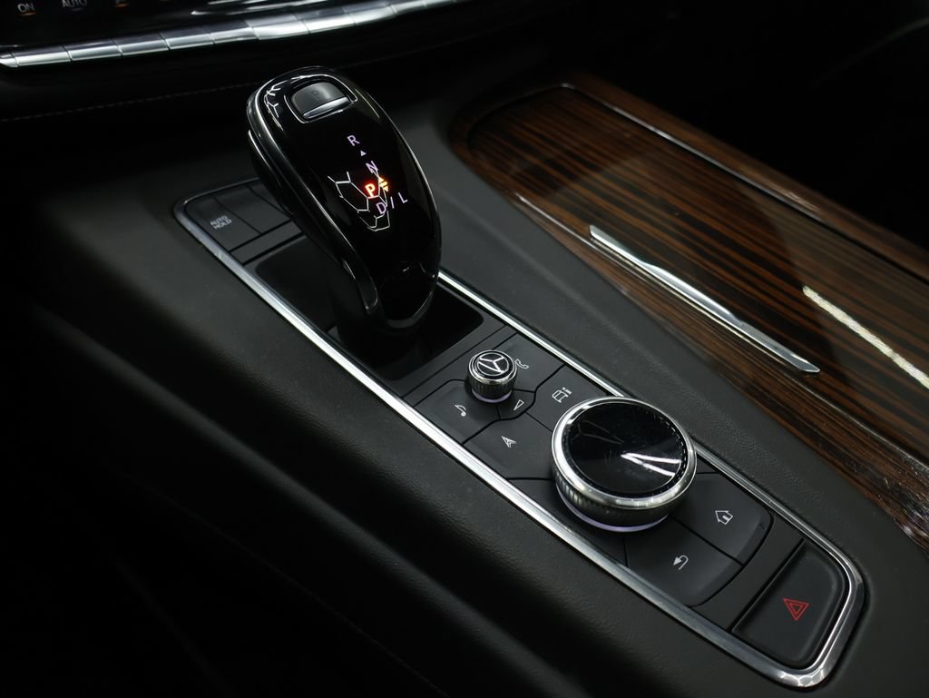 Used 2022 Cadillac Escalade Premium Luxury AWD/4WD image 28