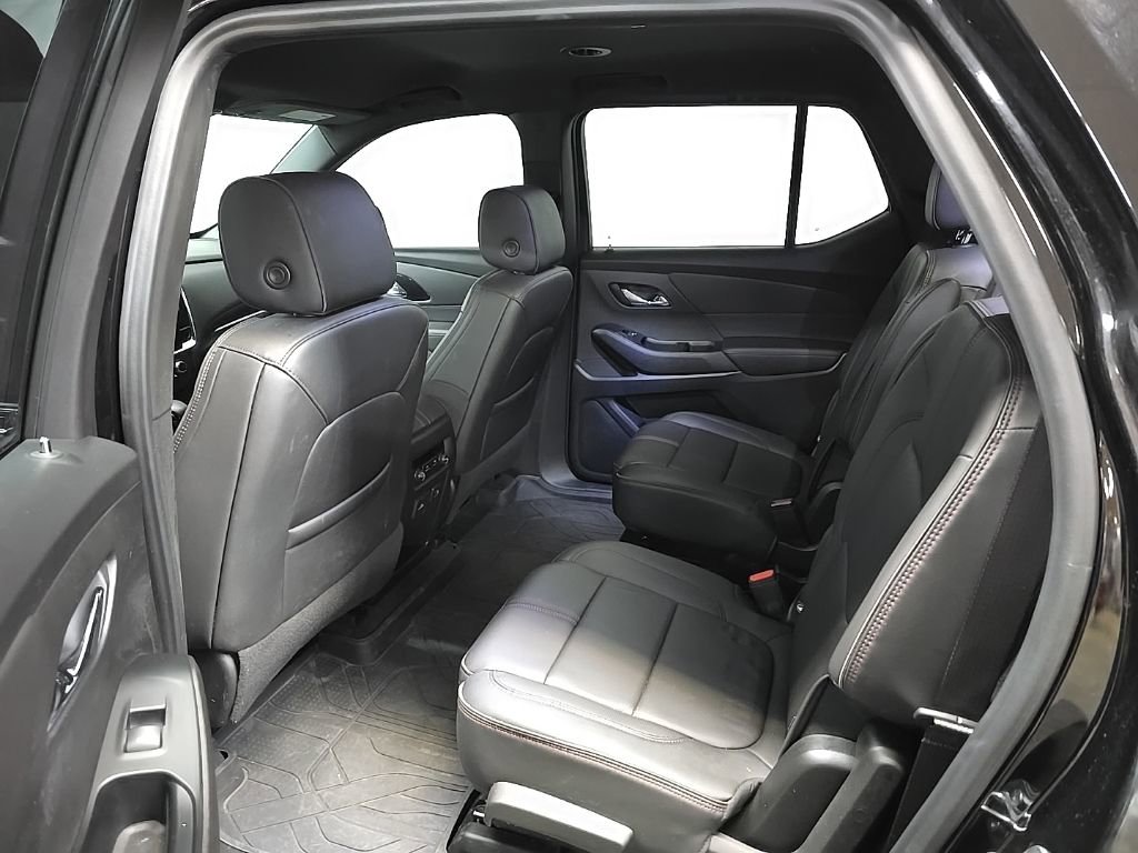 Used 2023 Chevrolet Traverse RS image 30