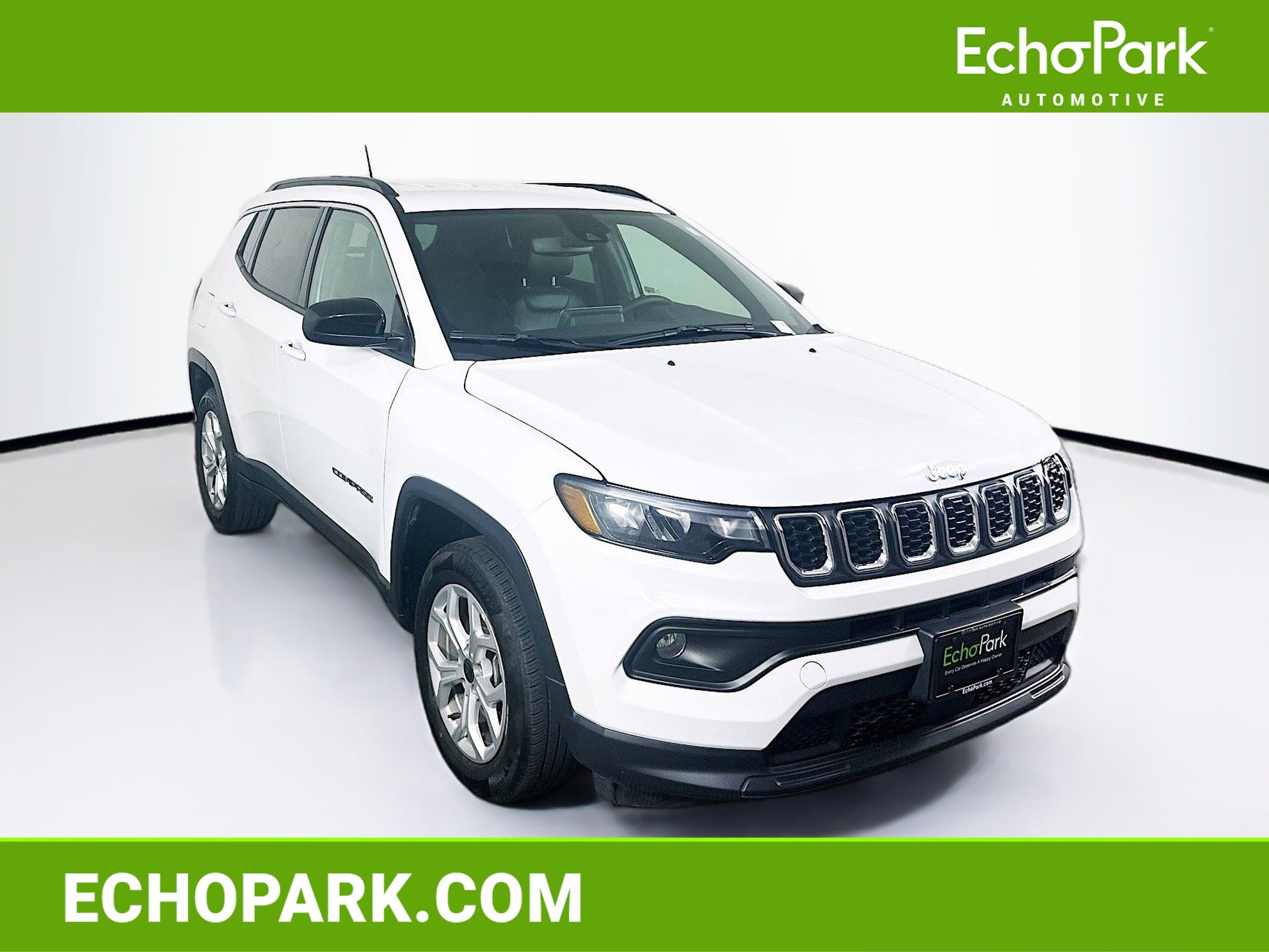 Used 2025 Jeep Compass Latitude image 1