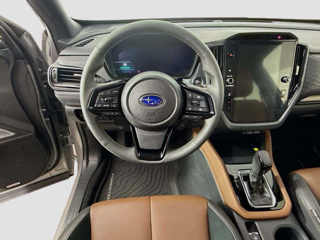 Used 2025 Subaru Forester Touring AWD/4WD image 11