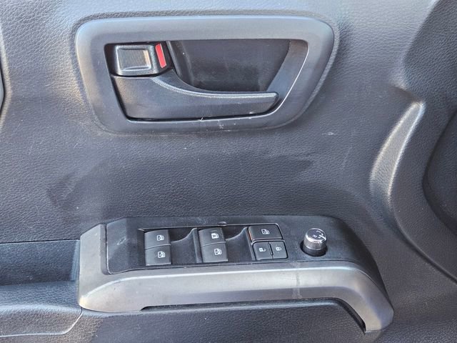 Used 2017 Toyota Tacoma SR5 w/ SR5 Appearance Package (SM) image 26