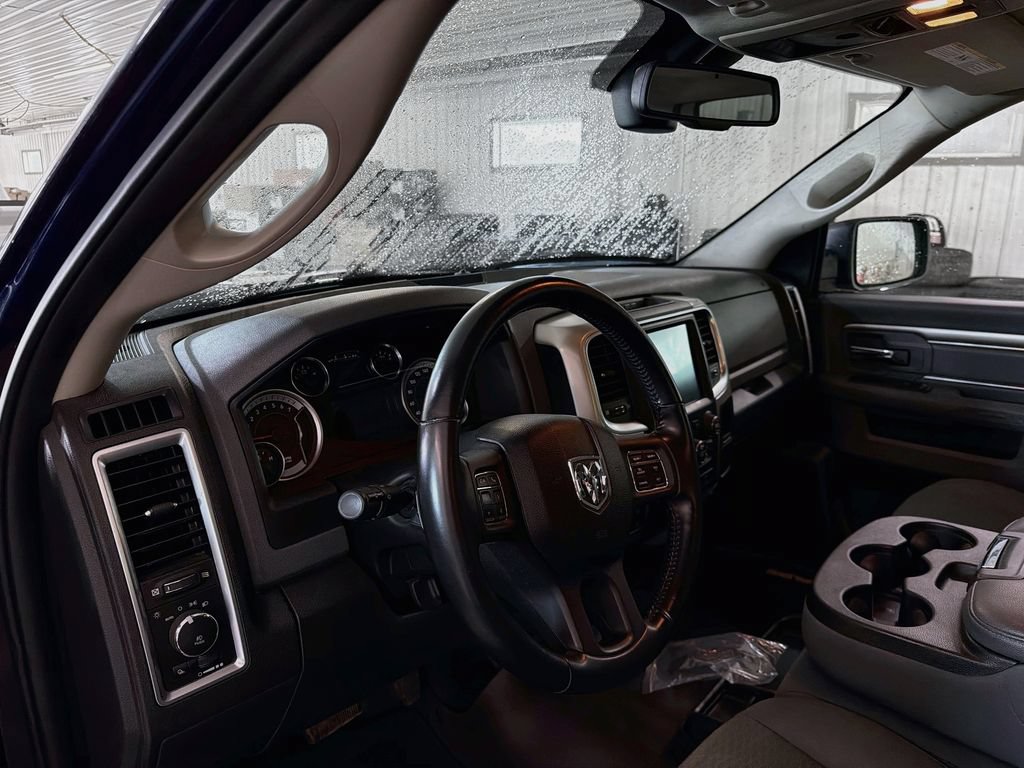 Used 2017 RAM 1500 Classic SLT w/ SLT Plus D←cor Group AWD/4WD image 8