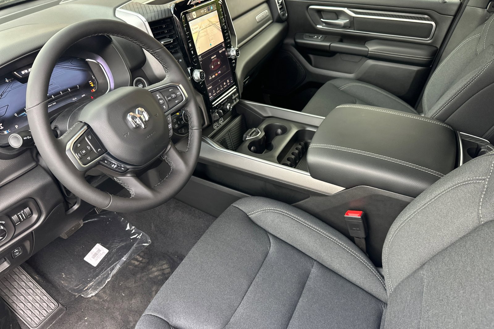 New 2026 RAM 1500 4x4 Crew Cab image 9