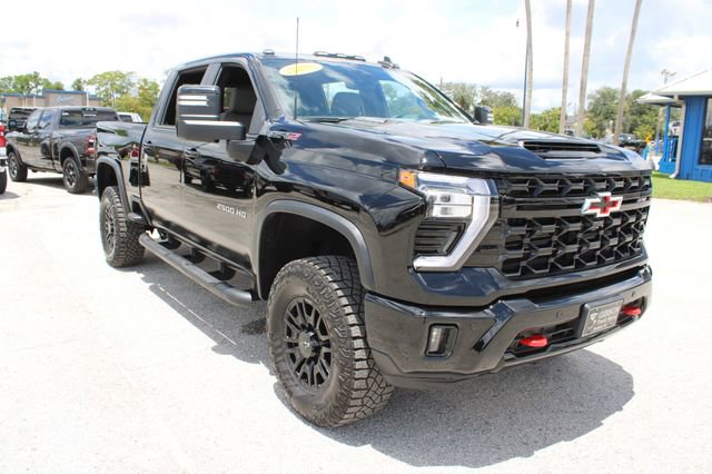 Used 2025 Chevrolet Silverado 2500 ZR2 w/ Technology Package image 15