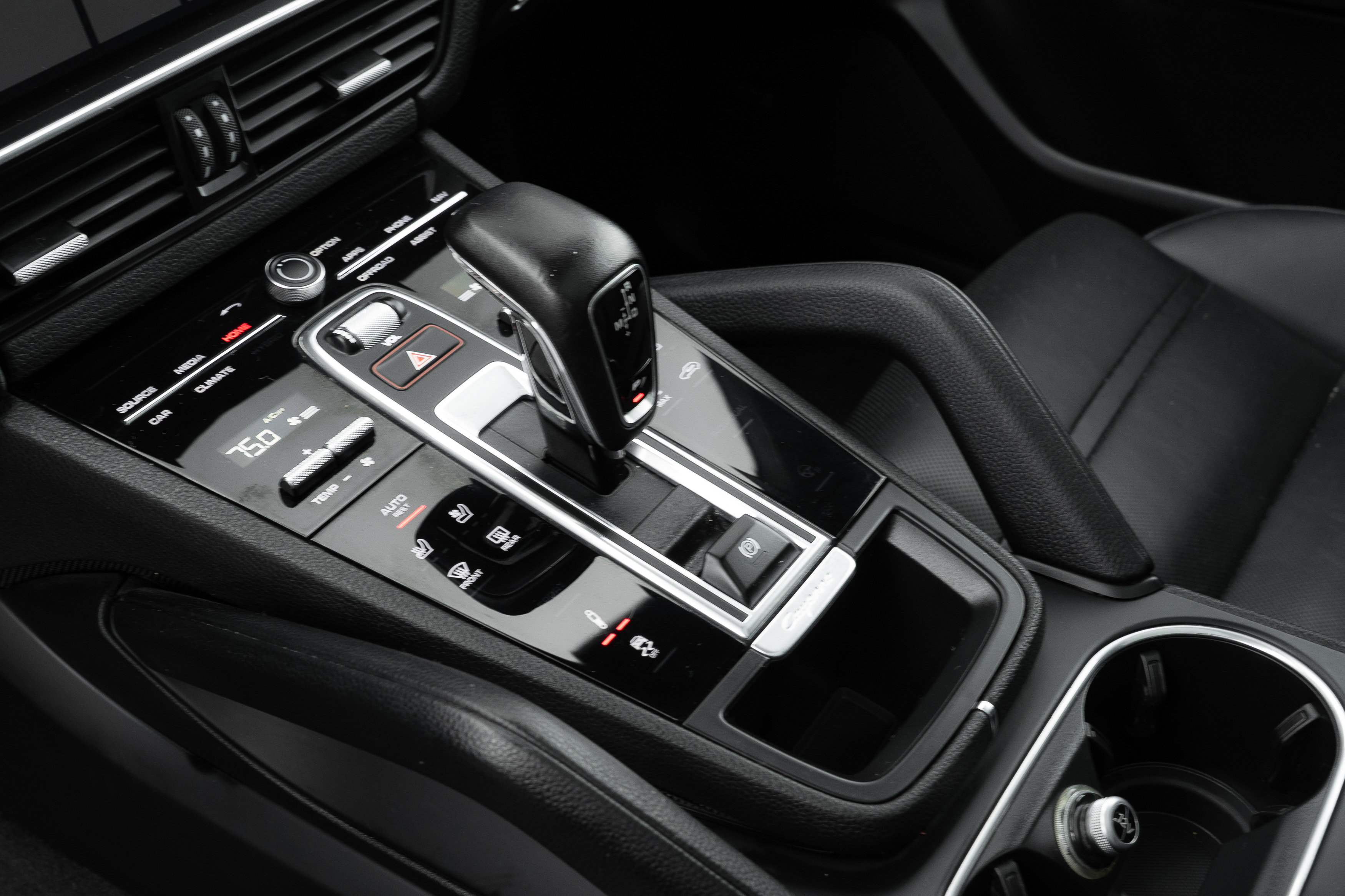 Used 2021 Porsche Cayenne Coupe image 18