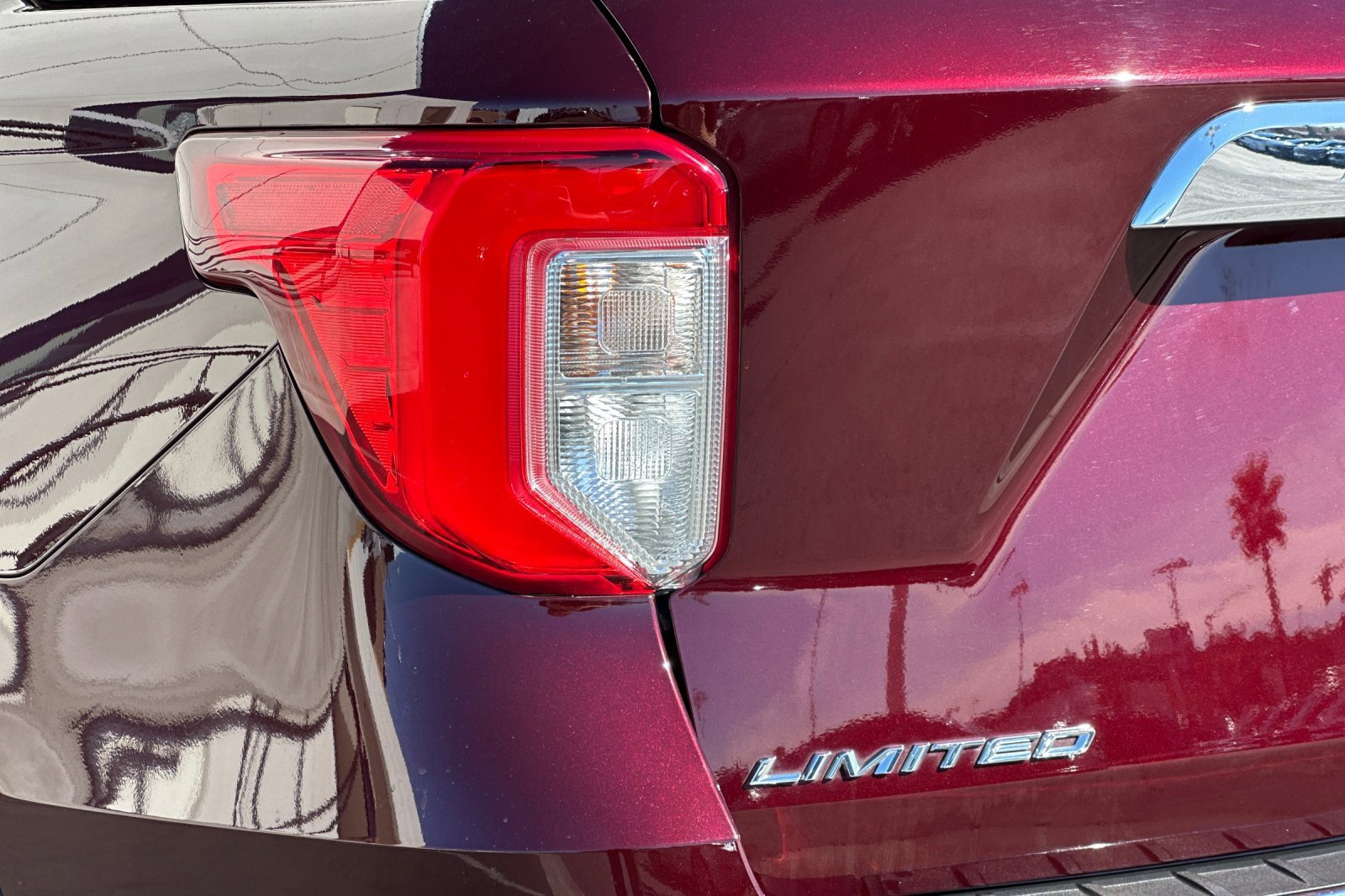 Used 2022 Ford Explorer Limited w/ Hybrid Equipment Group 310A image 28