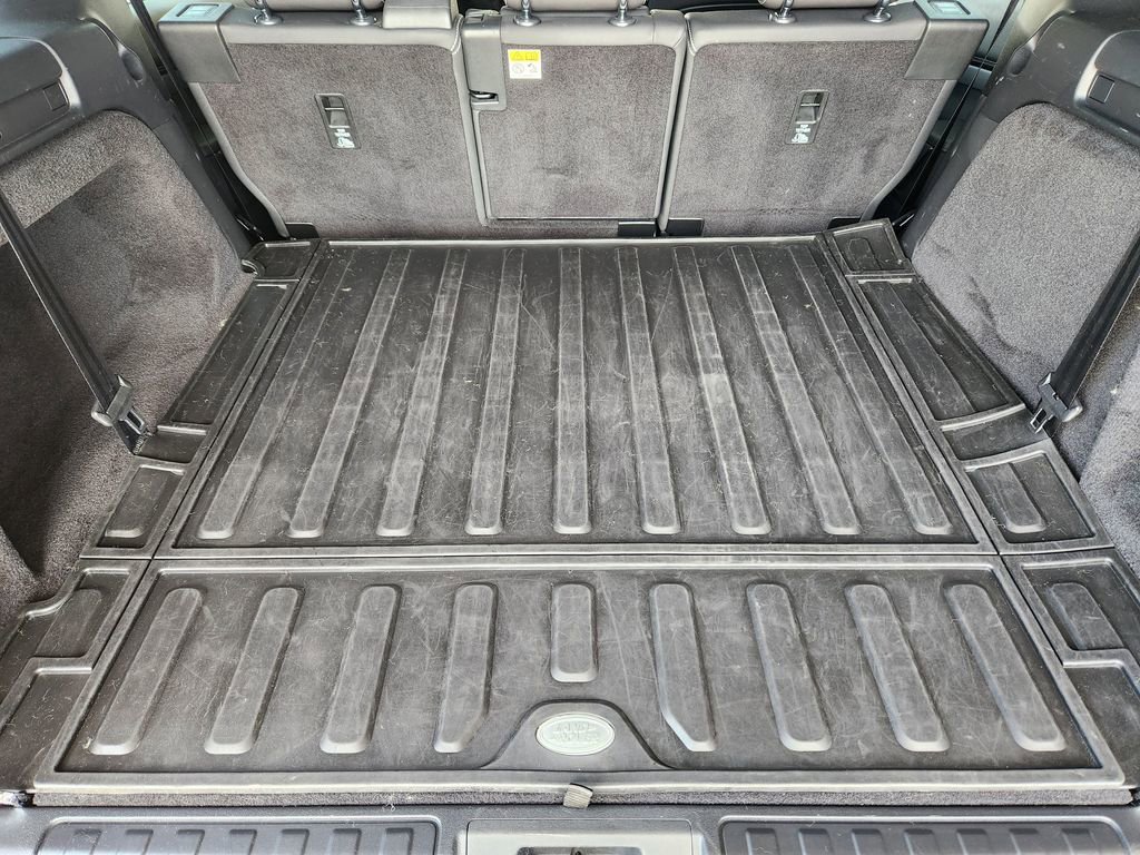 Used 2022 Land Rover Discovery S R-Dynamic image 32