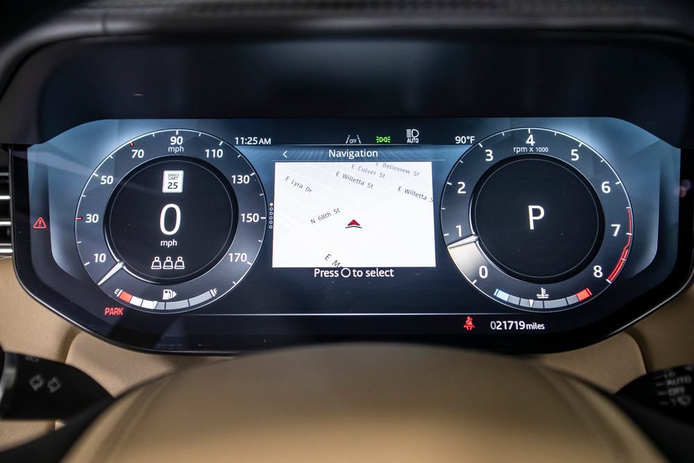 Used 2025 Land Rover Range Rover SE AWD/4WD image 25