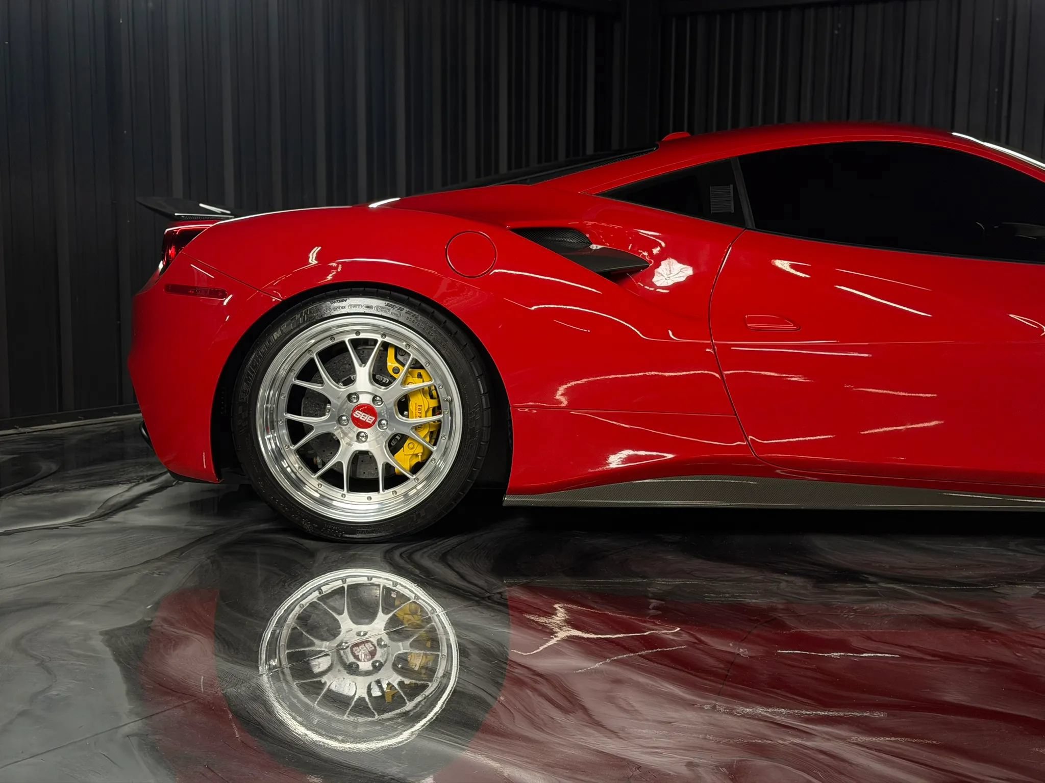 Used 2016 Ferrari 488 GTB RWD image 14