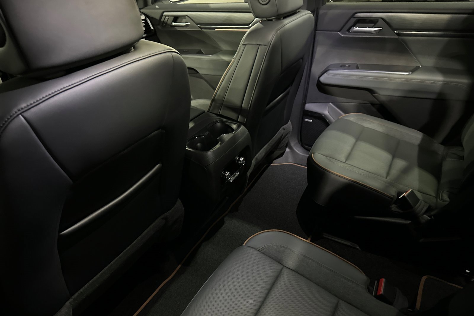 New 2026 GMC Acadia AT4 image 10