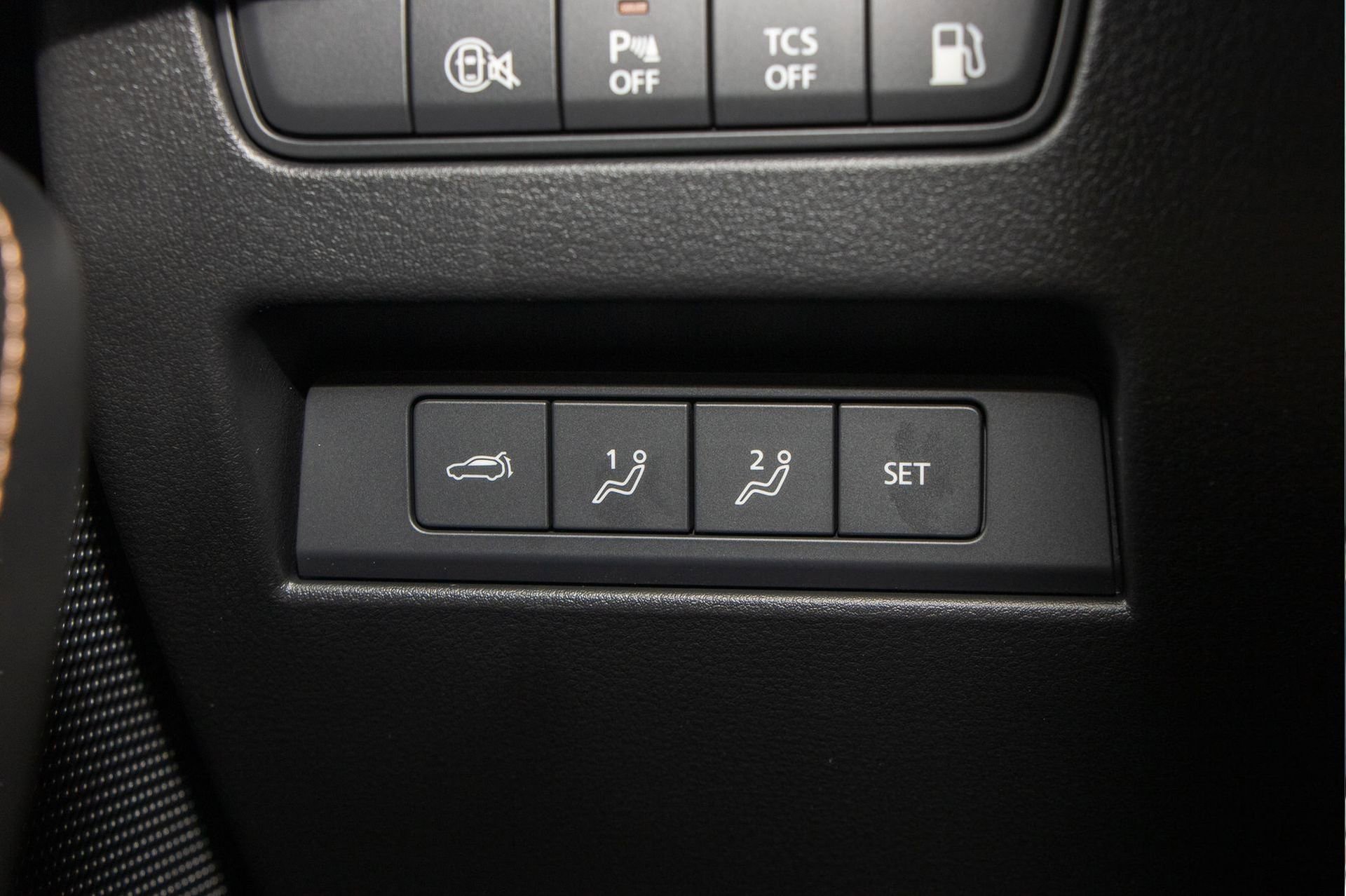 New 2025 MAZDA CX-70 Plug-In Hybrid w/ Premium Plus image 31