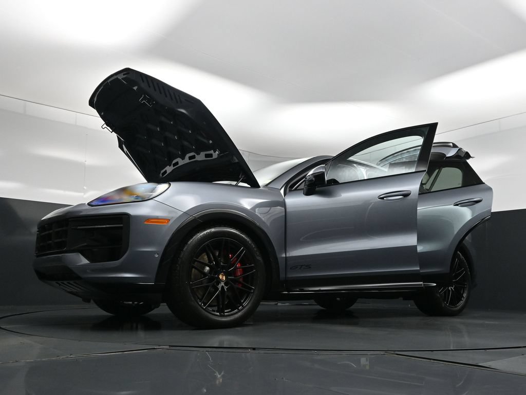 New 2026 Porsche Cayenne GTS AWD/4WD image 35