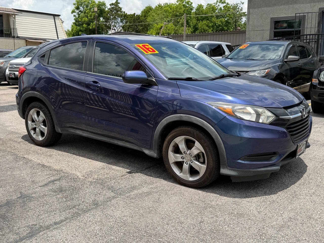 Used 2016 Honda HR-V LX image 8