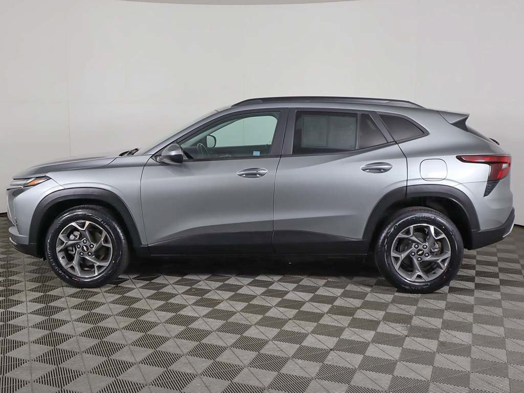 Used 2024 Chevrolet Trax LT w/ LT Convenience Package FWD image 15