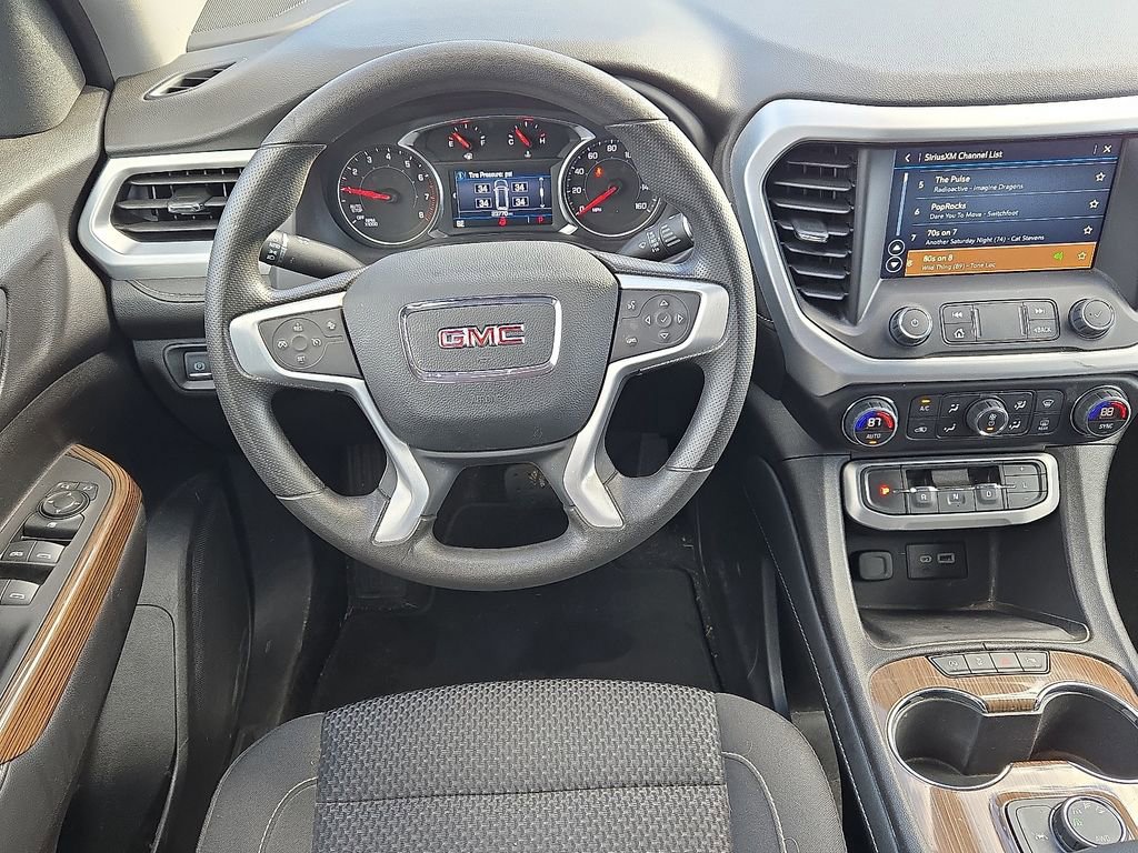 Used 2023 GMC Acadia SLE image 17