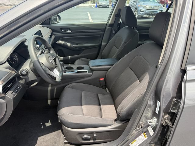 Used 2025 Nissan Altima 2.5 SV FWD image 10