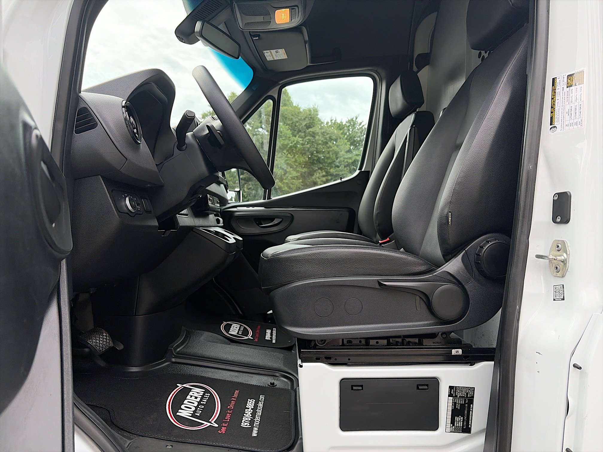 Used 2022 Mercedes-Benz Sprinter 1500 image 16