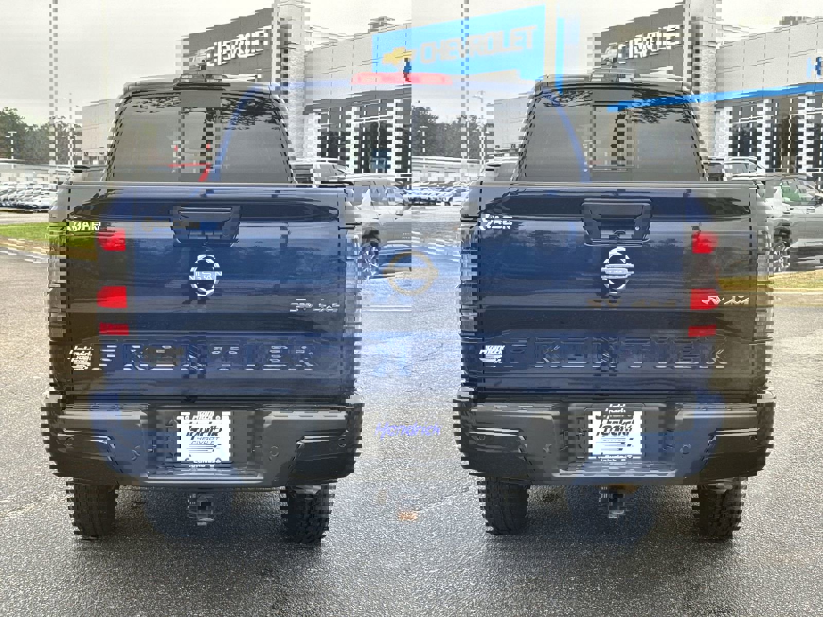 Used 2022 Nissan Frontier SV image 9