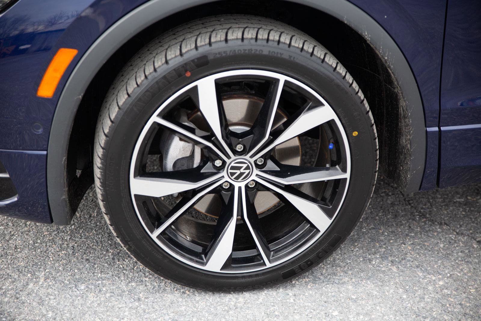 Used 2022 Volkswagen Tiguan SEL R-Line image 9