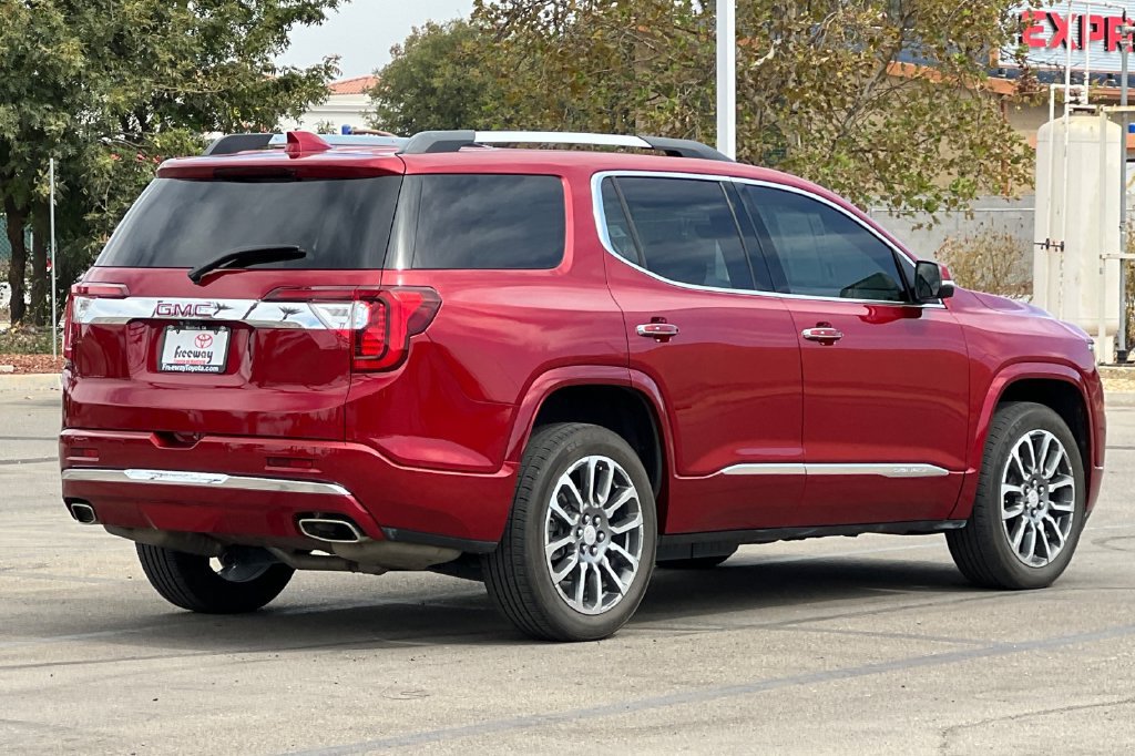 Used 2021 GMC Acadia Denali w/ Denali Technology Package FWD image 5