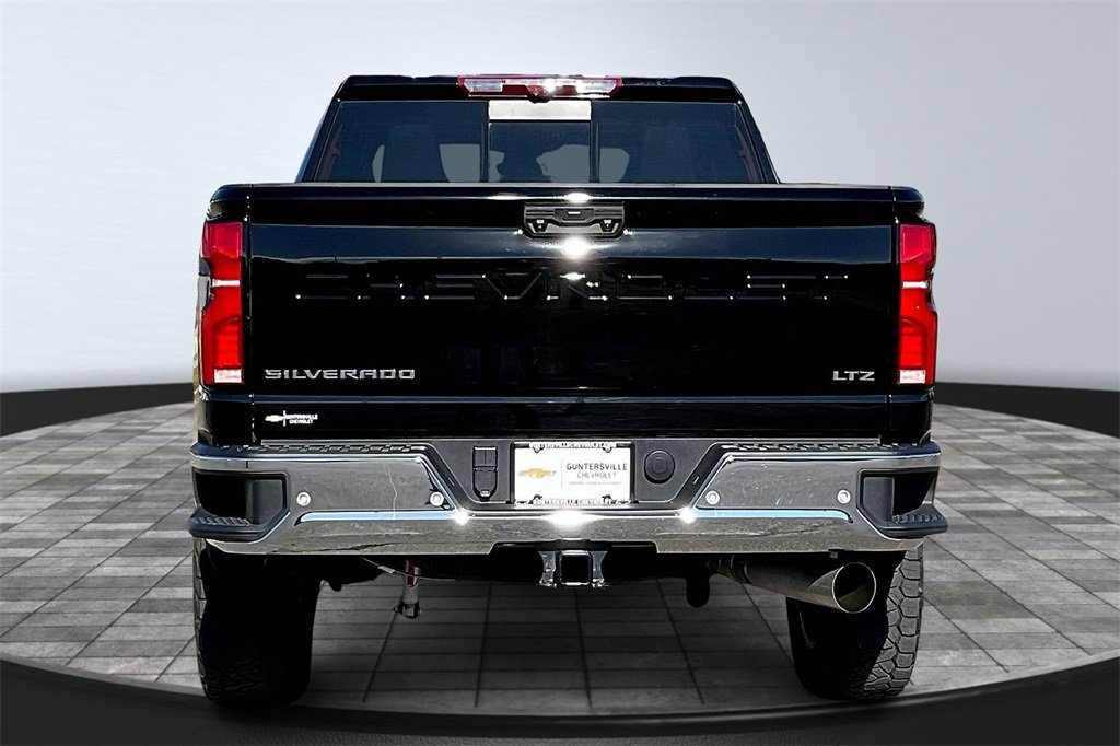 Used 2024 Chevrolet Silverado 2500 LTZ w/ LTZ Convenience Package image 4