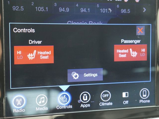 Used 2017 Chrysler Pacifica Touring-L image 5