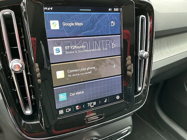 Certified 2025 Volvo XC40 B5 Core image 24