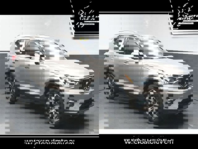 Certified 2024 Volvo XC40 B5 Plus w/ Protection Package Premier
