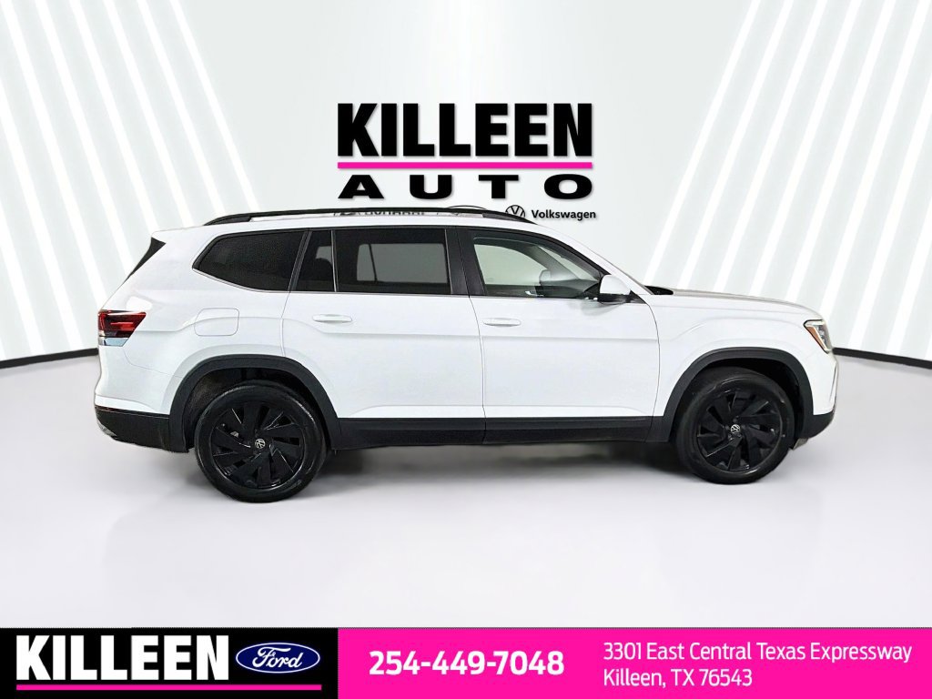 Used 2024 Volkswagen Atlas SE w/ Panoramic Sunroof Package FWD image 10