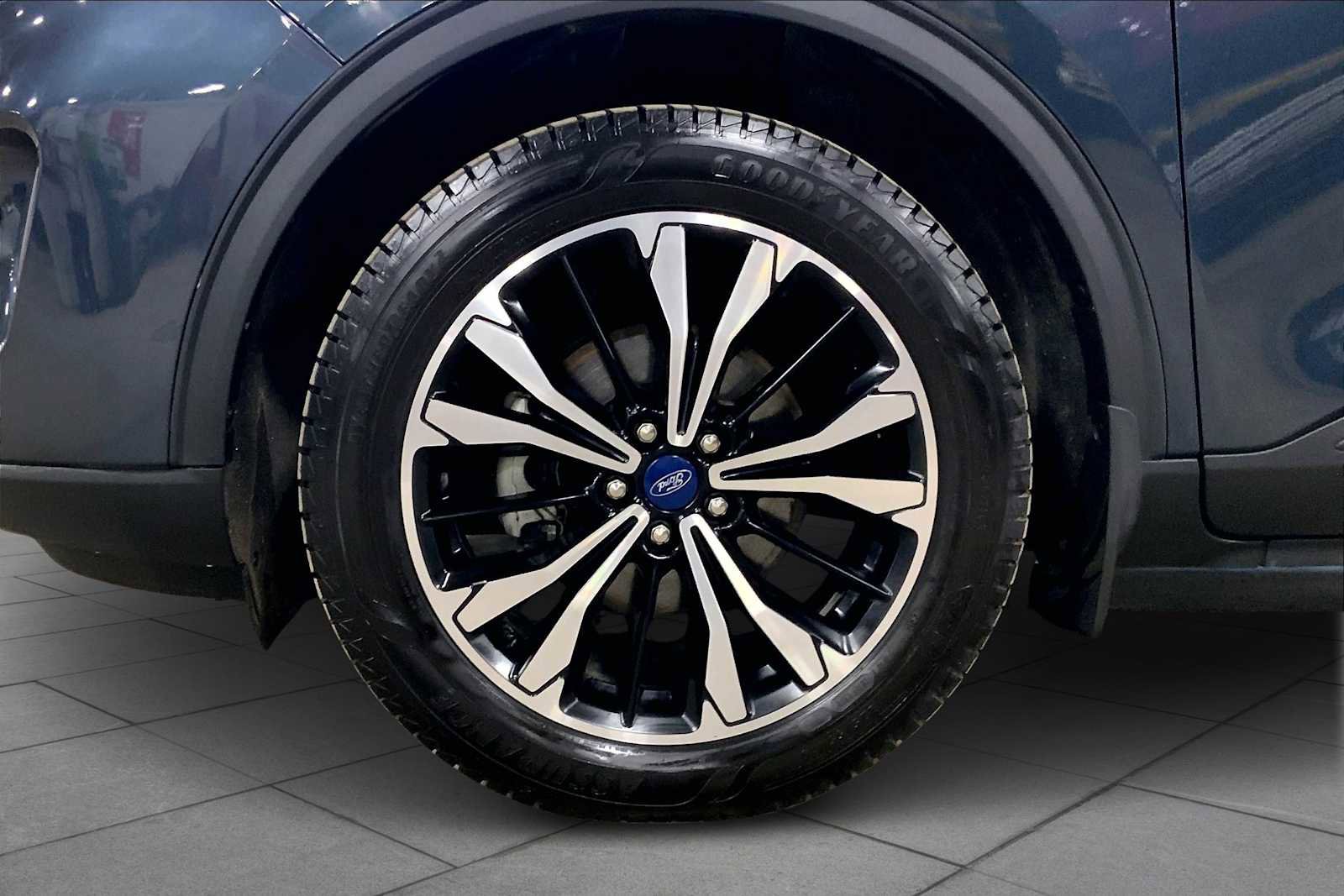 Used 2022 Ford Escape SEL w/ SEL Stealth AWD Package image 10