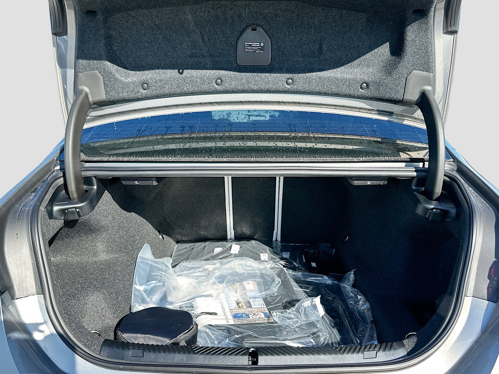 New 2026 BMW 550e xDrive w/ Executive Package image 21