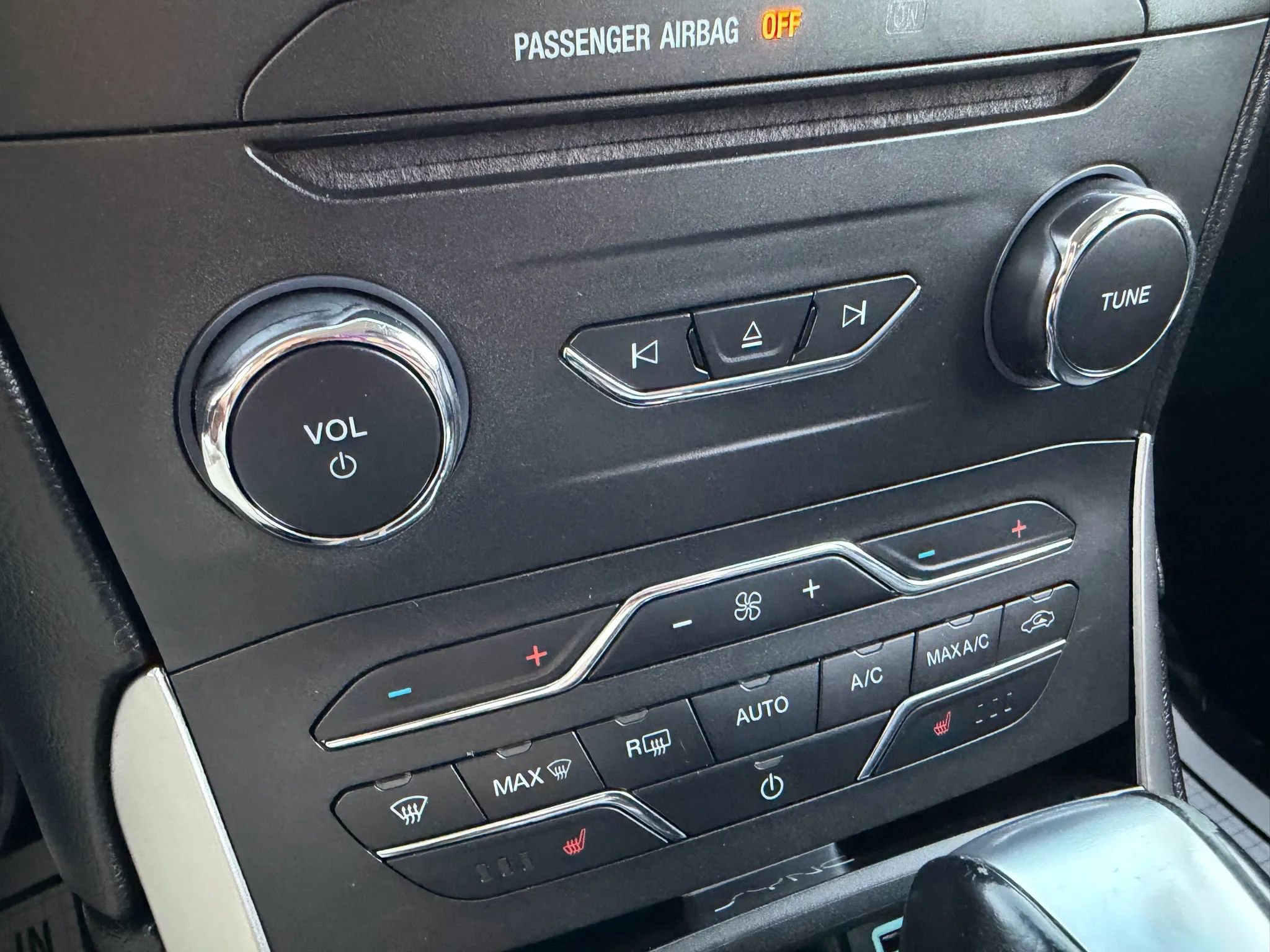 Used 2017 Ford Edge SEL w/ Equipment Group 201A image 34