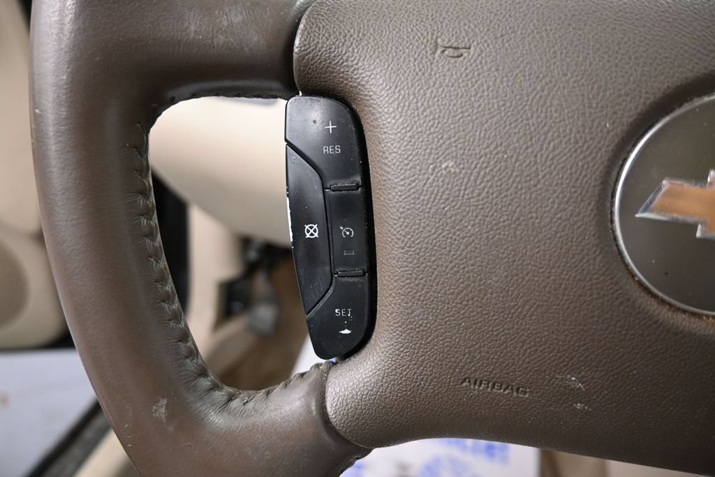Used 2008 Chevrolet Impala LT w/ Luxury Edition Package FWD image 31