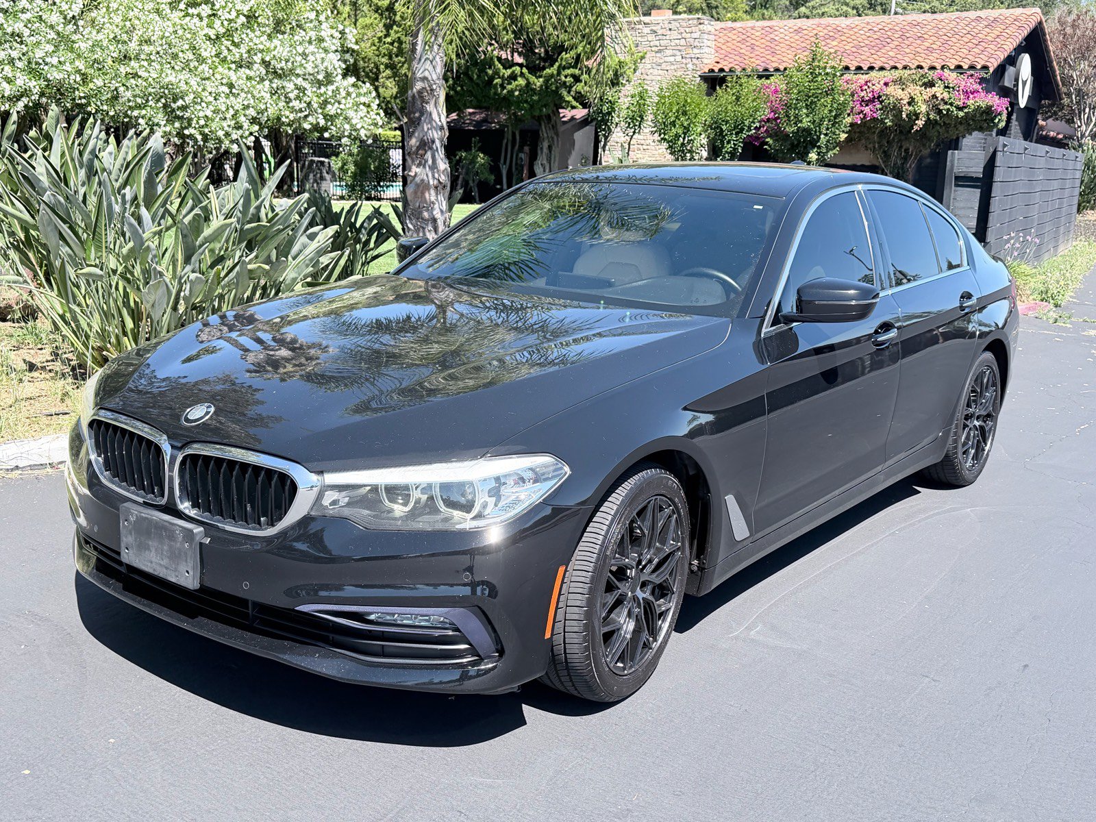 Used 2018 BMW 530i RWD image 1