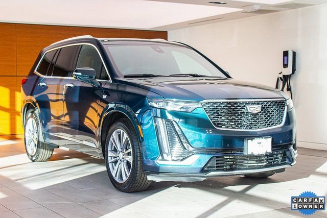 Used 2025 Cadillac XT6 Premium Luxury image 5