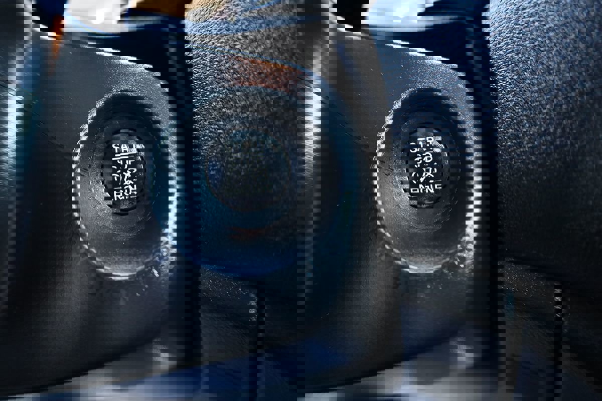 Used 2015 Jeep Renegade Trailhawk w/ Popular Equipment Group image 24