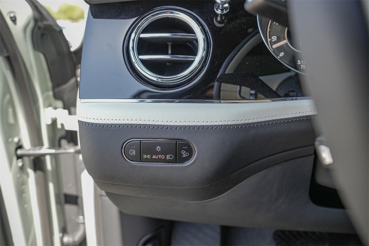 New 2025 Bentley Bentayga Extended Wheelbase image 31