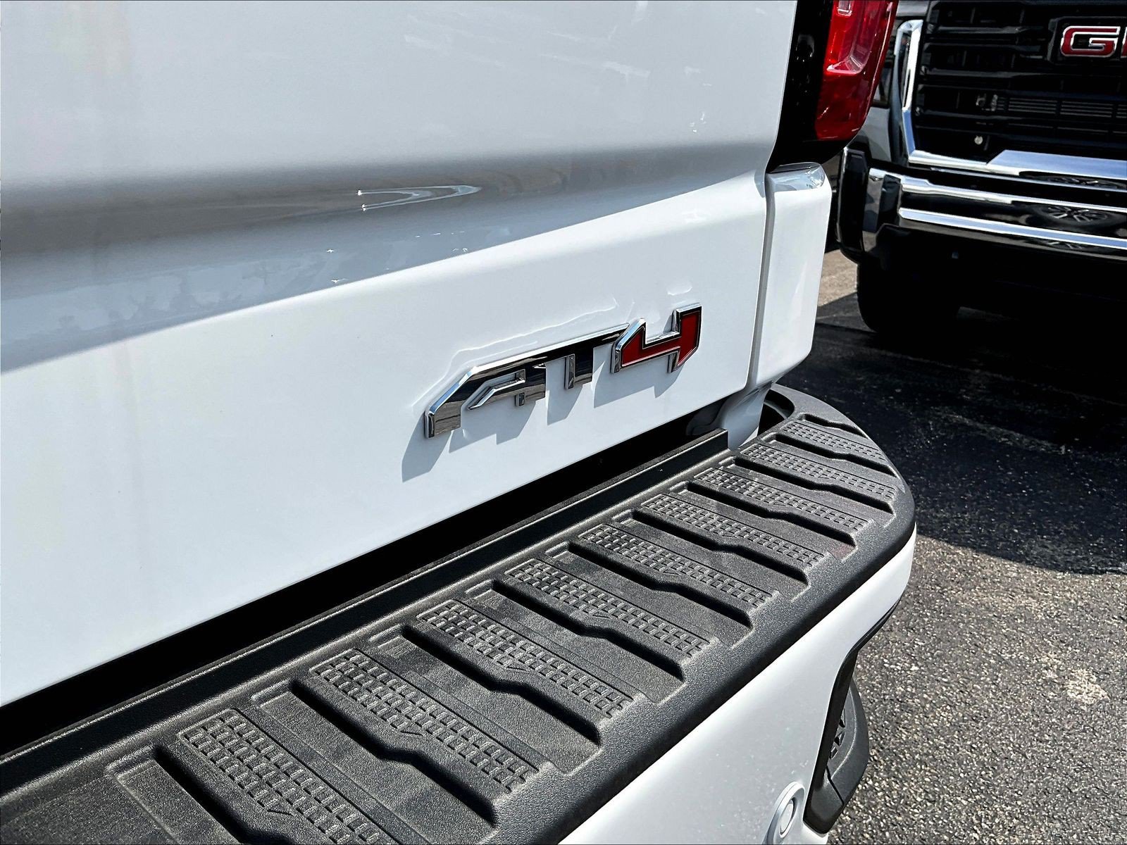 New 2026 GMC Sierra 1500 AT4 w/ AT4 Premium Package AWD/4WD image 14