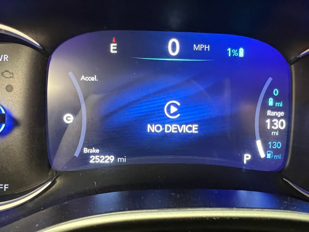Used 2024 Chrysler Pacifica Limited FWD image 23
