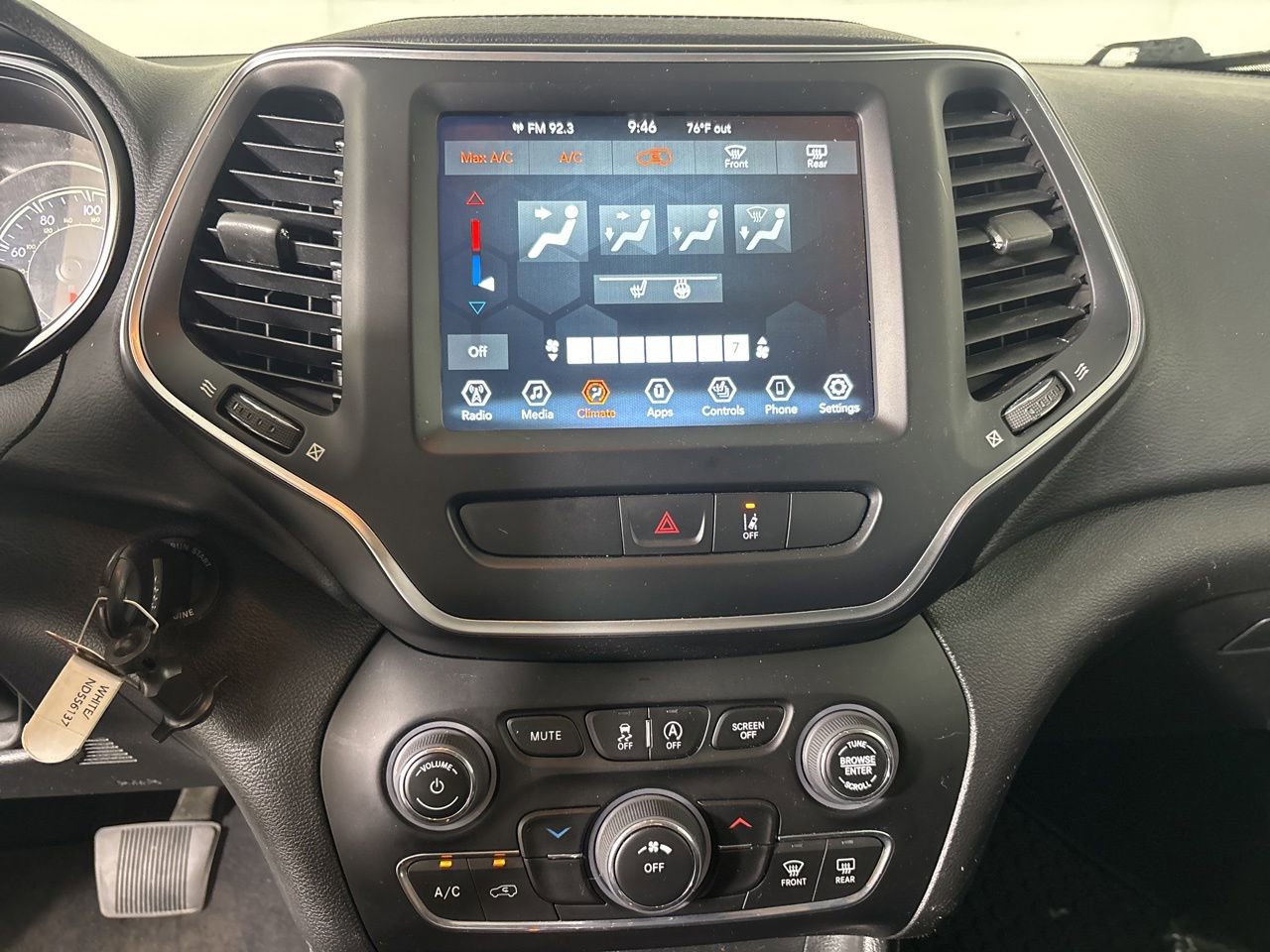 Used 2022 Jeep Cherokee Latitude w/ Sun & Sound Group AWD/4WD image 15